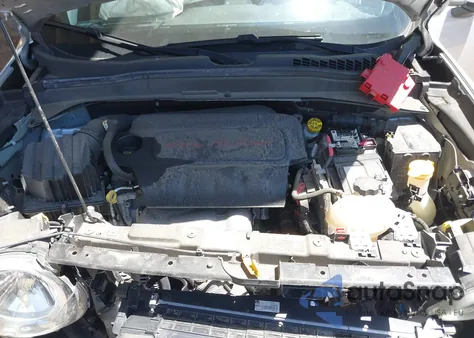 2019 Jeep Renegade Latitude 4X4 из США, поврежденный, VIN ZACNJBBB9KPK47783